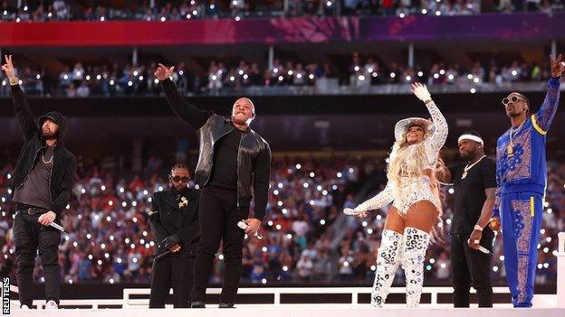 Eminem, Kendrick Lamar, Dr Dre, Mary J Blige, 50 Cent and Snoop Dogg performing at the Super Bowl half-time show
