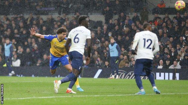 Southampton scored twice in the final 11 minutes at the Tottenham Hotspur Stadium