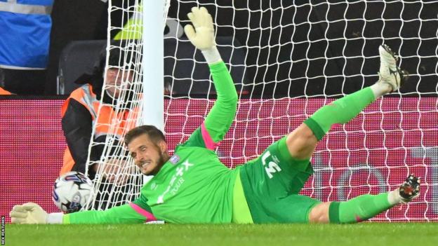 Vaclav Hladky: Ipswich Town goalkeeper determined to hold on to shirt - BBC  Sport