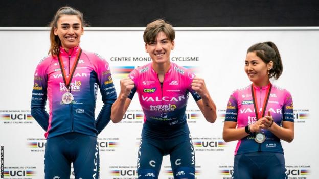 Yulduz Hashimi, Fariba Hashimi and Zehra Rezayee on the podium after the Women's Road Championships of Afghanistan 2022