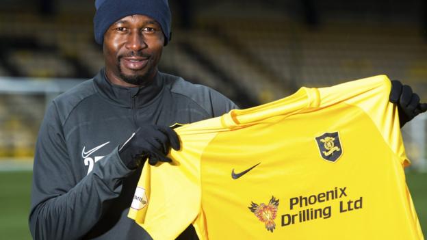 Defender Ambrose signs 18-month Livingston deal