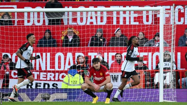 Alex Iwobi scores in added time