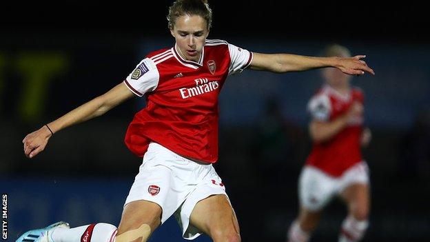 Women's Champions League: Slavia Prague 2-5 Arsenal - Vivianne Miedema  scores four - BBC Sport