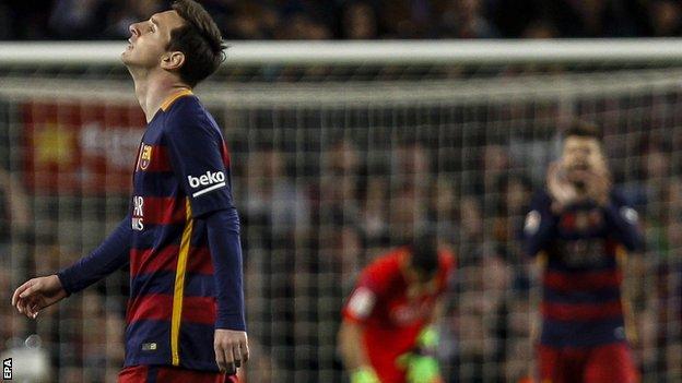 Messi hat-trick helps Barcelona past Valencia - Eurosport