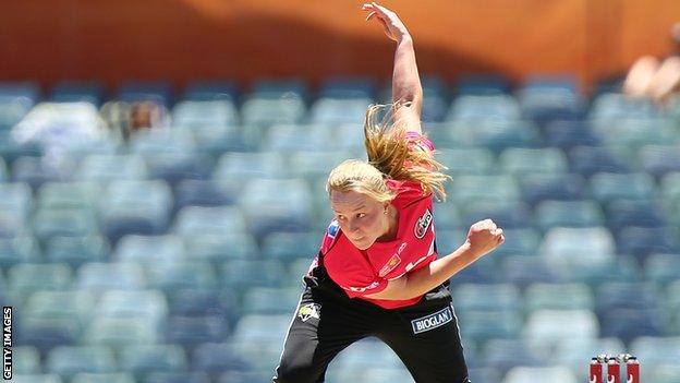Garth took a key wicket for Sydney Sixers as they beat Perth Scorchers to win the Women's Big Bash