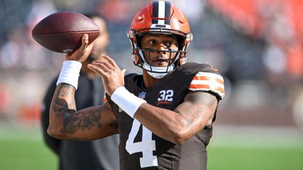 Deshaun Watson prepares to throw the ball for the Cleveland Browns
