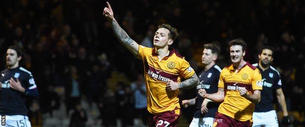 Motherwell's Craig Tanner celebrates after making it 1-1