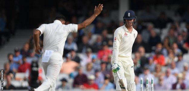 Shami celebrates bowling Jennings