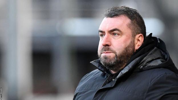 David Unsworth: Oldham Athletic sack boss after seven-game winless run -  BBC Sport