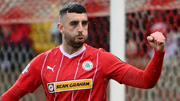 Joe Gormley's two second-half goals sealed the win against Glenavon.