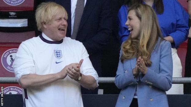 Le Premier ministre Boris Johnson et son épouse Carrie étaient à Wembley pour voir l'Angleterre atteindre la finale de l'Euro 2020