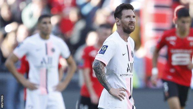 Lionel Messi reacts to Rennes' first goal