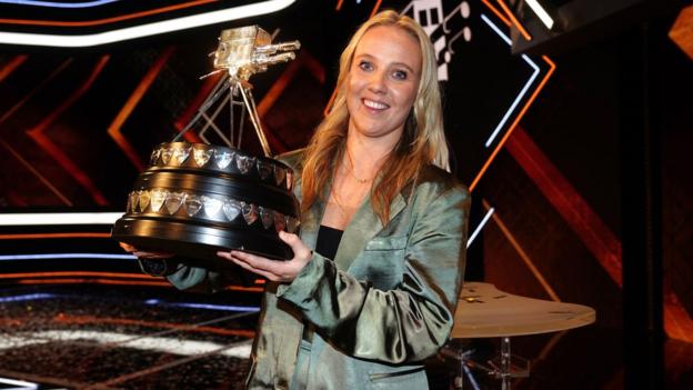 Beth Mead poses with the BBC Sports Person of the Year award