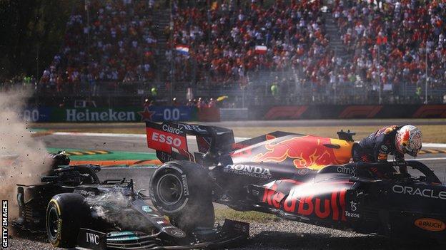 Ricciardo leads McLaren 1-2 at Monza as Hamilton, Vestappen crash out - DFA