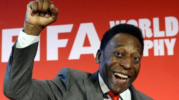 Pele smiles for the cameras in 2014