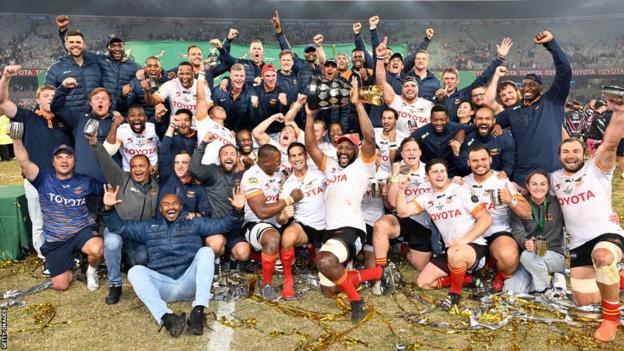 Cheetahs celebrate beating Pumas to win the 2023 Currie Cup