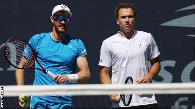 Us Open Jamie Murray And Bruno Soares Through To Second Round Of Men S Doubles Bbc Sport