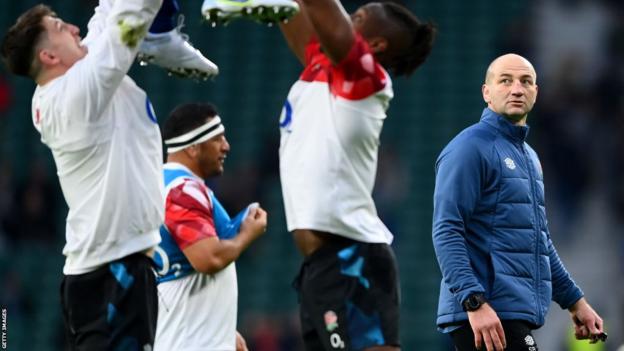 Steve Borthwick watches England warming up