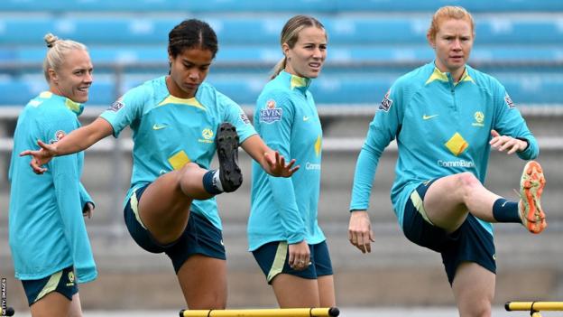 Mary Fowler with Australia team mates in training