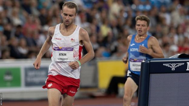 Sam Atkin of England runs in the men's 10,000m final during the athletics on day five of the Birmingham 2022 Commonwealth Games