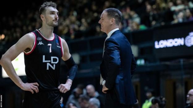 Sam Dekker (left) and head coach Ryan Schmidt of the London Lions