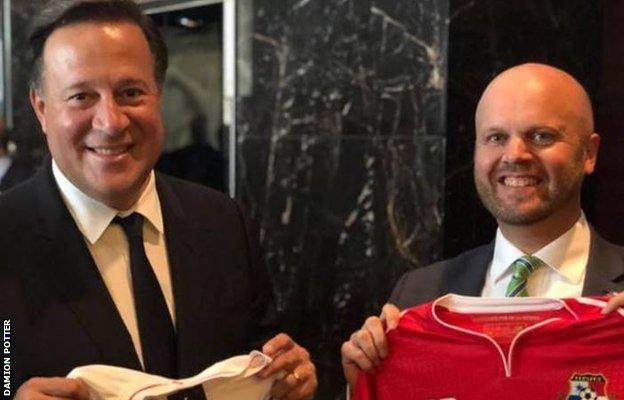 Potter swapping shirts with Panama’s President Varela ahead of the match against England on Sunday