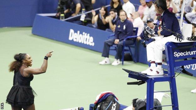 Serena Williams argues with umpire Carlos Ramos