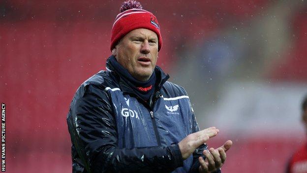 Glenn Delaney had spells playing in Japan and in England and was part of London Irish's Powergen Cup-winning squad in 2002, making 68 appearances for the club.