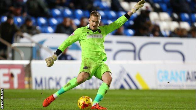 Mark Halstead: Morecambe sign former Blackpool goalkeeper - BBC Sport