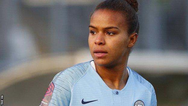 Nikita Parris in action for Man City Women
