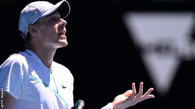 Denis Shapovalov lors de sa défaite face à Rafael Nadal à l'Open d'Australie 2022