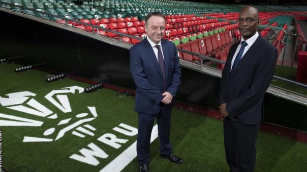 Steve Phillips (L) appointed Nigel Walker as Welsh Rugby Union performance director in 2021