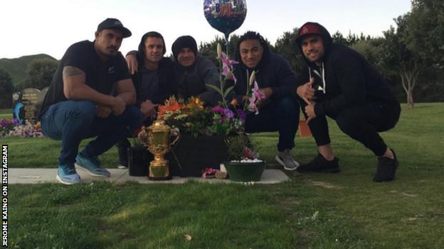 Jerome Kaino, Dan Carter, Sonny Bill Williams, Ma'a Nonu and Liam Messam visit Jerry Collins' grave