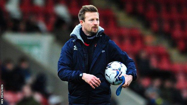Wade Elliott: New Cheltenham boss wants to build on club's progress - BBC  Sport