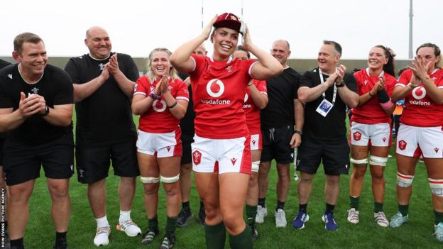 Women's Six Nations: Wales enjoy record crowds, rising stars and ...