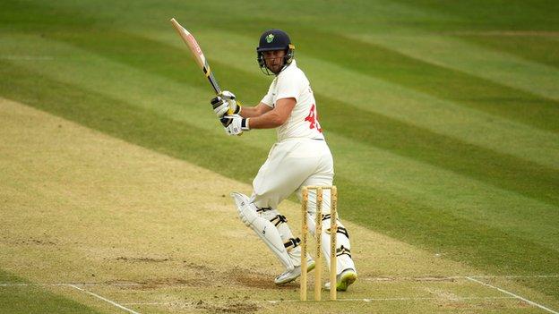 Chris Cooke a 228 à court de 5000 courses de première classe pour Glamorgan