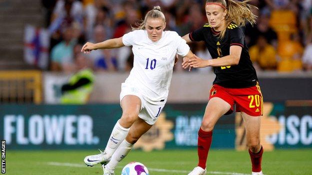 England v Denmark: Keira Walsh says England boss Sarina Wiegman wants her  to take responsibility - BBC Sport