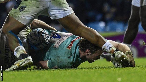 Jonny Gray scores for Exeter