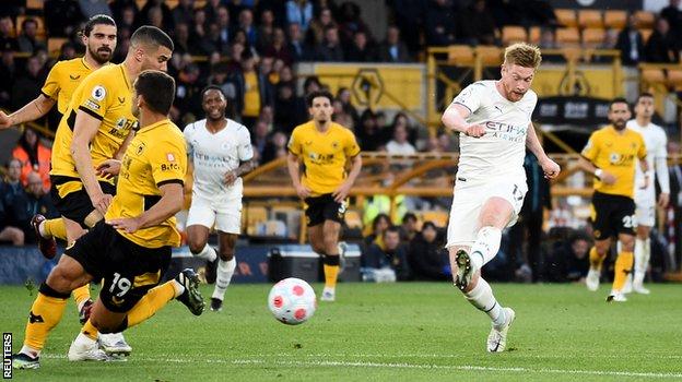 Kevin de Bruyne scores his third goal for Manchester City against Wolves