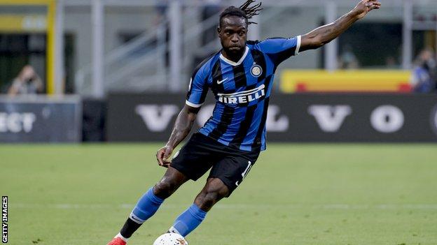 Moses leaves Chelsea to join Spartak Moscow on