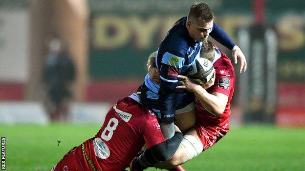 Cardiff Blues fly-half Gareth Anscombe scored a try and kicked 14 points