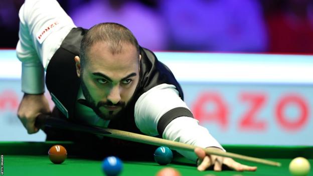 World Snooker Championship 2023 results: Mark Selby fights back against  John Higgins - BBC Sport