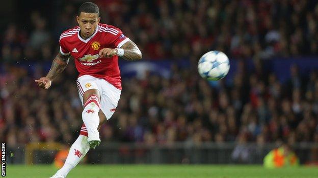 Manchester United sign Memphis Depay in £25m deal