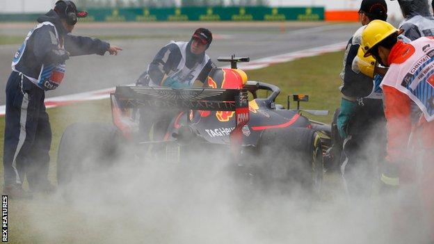 Chinese GP: Sebastian Vettel top as Lewis Hamilton struggles - BBC Sport