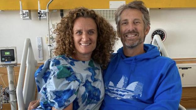 Edwin van der Sar posted a picture on Twitter of himself and his wife Annemarie van Kesteren from his hospital bed