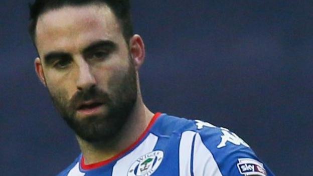 Craig Morgan: Fleetwood sign Wigan central defender - BBC Sport