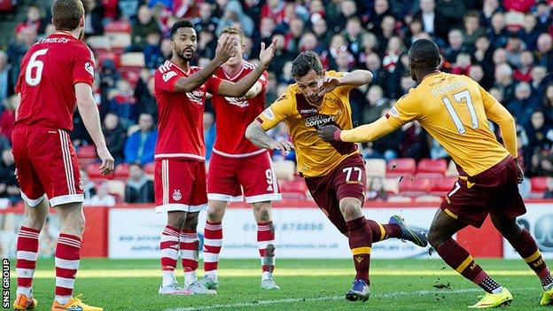 Scott McDonald came off the bench to level for Motherwell