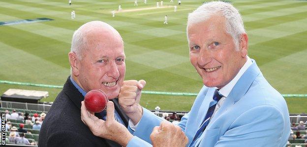 Bob Willis shares a joke with Rick McCosker