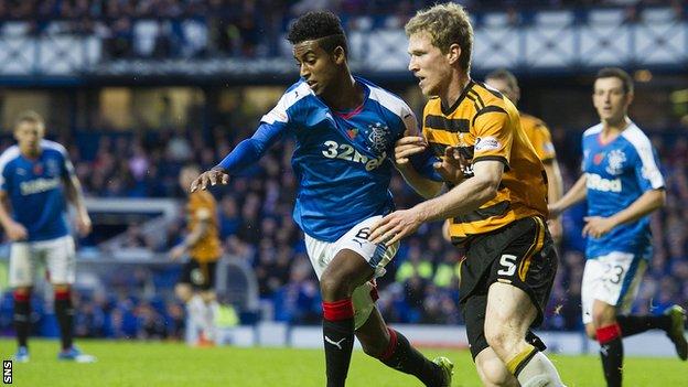 Gedion Zelalem playing for Rangers against Alloa Athletic
