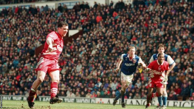 Julian Dicks taking a penalty for Liverpool